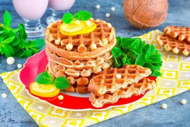 Vegan Banana Waffles