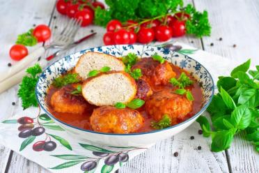 Juicy Chicken and Pork Meatballs in Gravy