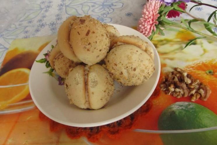 Nutty Shortbread Cookies with Sour Cream Filling