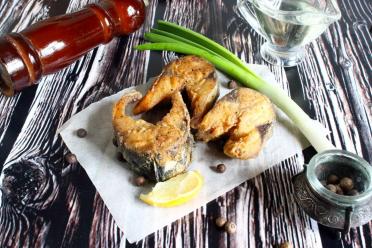 Pan-Fried Mackerel with Savory Salad