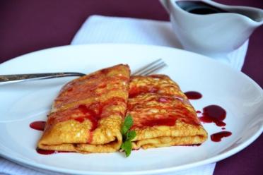 Cherry-Sauced Spring Rolls