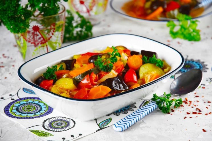 Hearty Vegetable Stew with Zucchini, Eggplant, and Cabbage