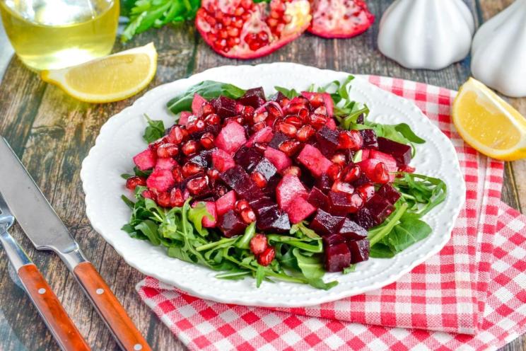 Beet & Pomegranate Refresh Salad