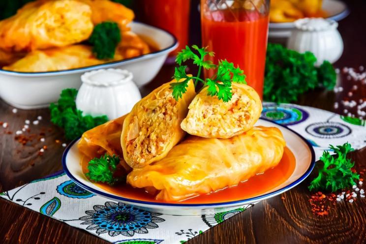 Pan-Cooked Chicken and Rice Stuffed Cabbage Rolls