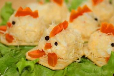 Festive New Year's Rooster Crackers
