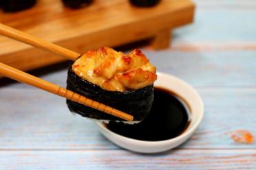 Spicy Chicken Gunkan Sushi