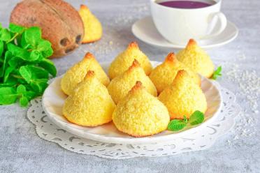 3-Ingredient Coconut Cookies