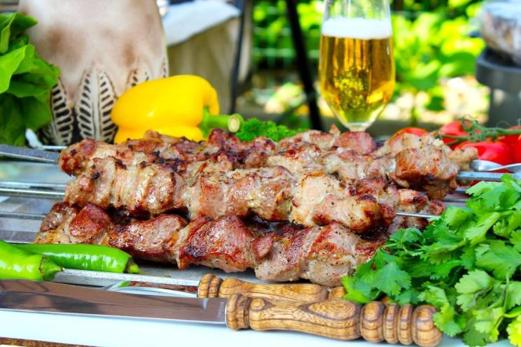 Grilled Beer-Marinated Pork Kebabs: Soft & Juicy