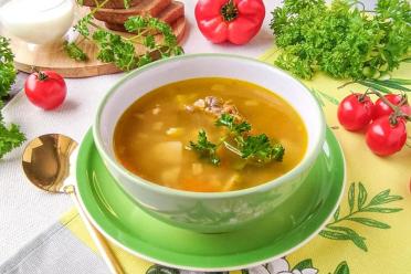 Hearty Pea Soup with Meat