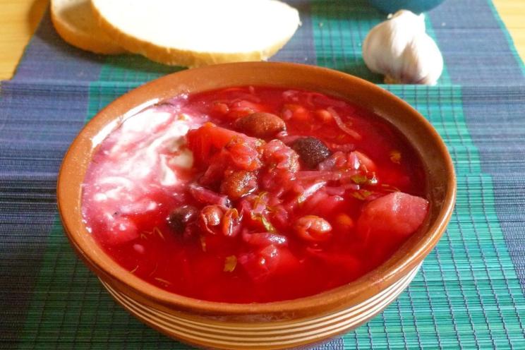 Hearty Lenten Borscht with Beans (No Tomatoes)