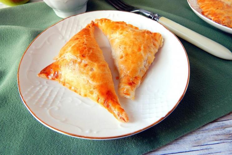 Quick and Crispy Apple Puff Pastries