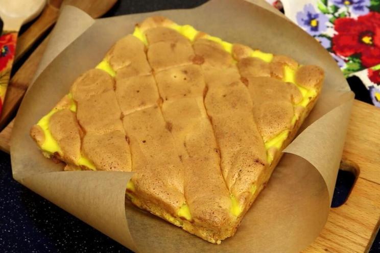 Strawberry Custard Sponge Cake