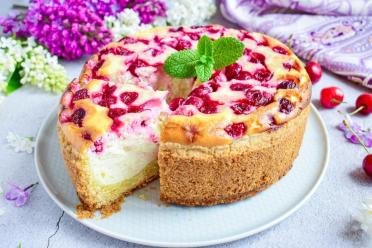 Cherry Cottage Cheese Pie (Oven-Baked)