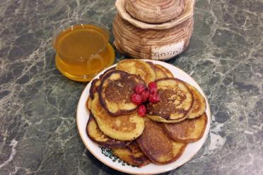 Banana Oatmeal Pancakes