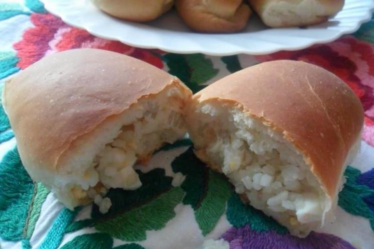 Yeast Rice and Egg Baked Pies