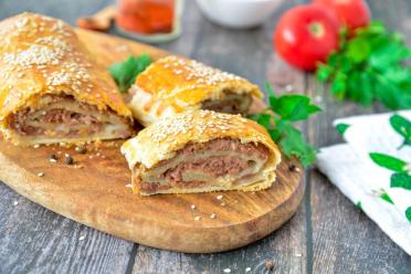 Puff Pastry Meat Strudel