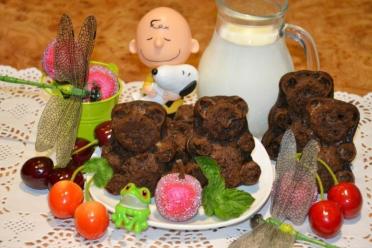 Kid-Friendly Chocolate Banana Bear Muffins