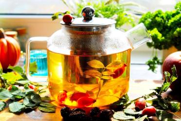 Easy Rose Hip Tea: No Thermos Needed