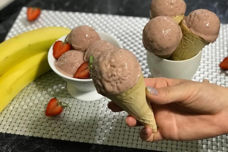 Sugar-Free Banana Strawberry Ice Cream