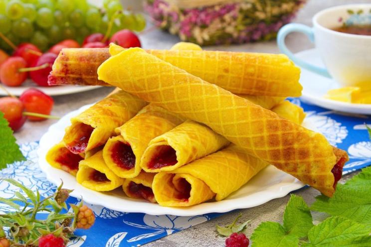 Creamy Crispy Waffle Rolls