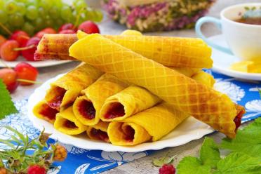 Creamy Crispy Waffle Rolls