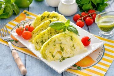 Healthy Steamed Cabbage with Green Sauce