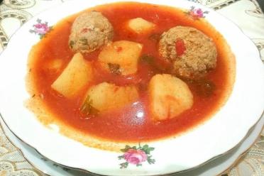 Flavorful Turkish Izmir Kefte Soup