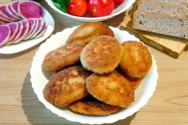 Fluffy Fish Cutlets with Semolina