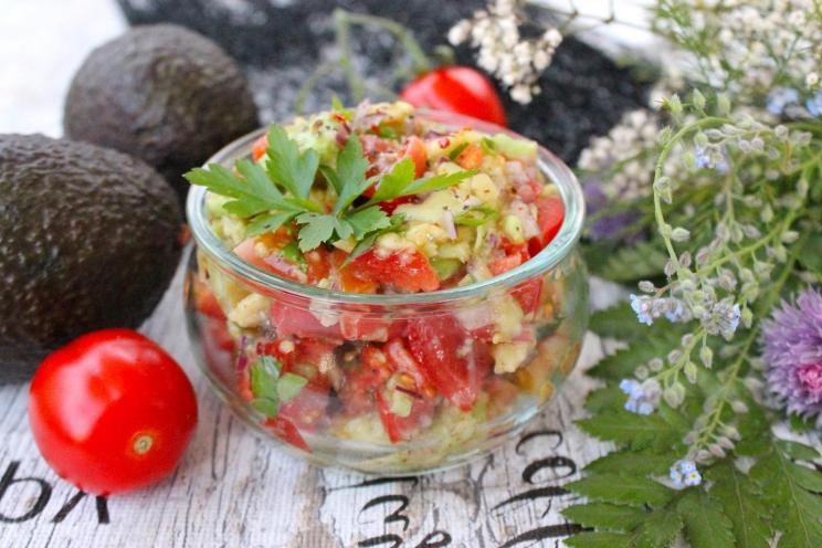 Quick & Delish: Avocado Cherry Tomato Salad