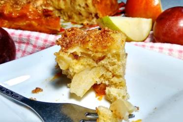 Plum and Pear Summer Pie