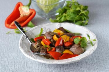 Mouthwatering Chicken Liver with Juicy Bell Peppers