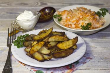 Garlic-Infused Country-Style Pan Potatoes