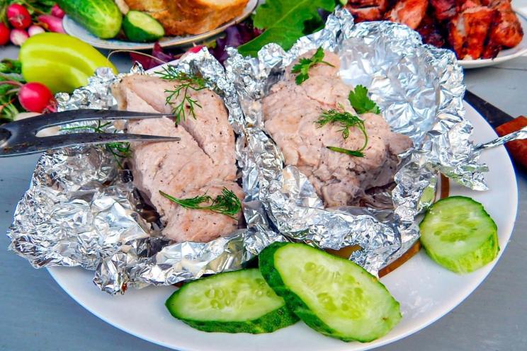 Charcoal-Grilled Pork Tenderloin in Foil