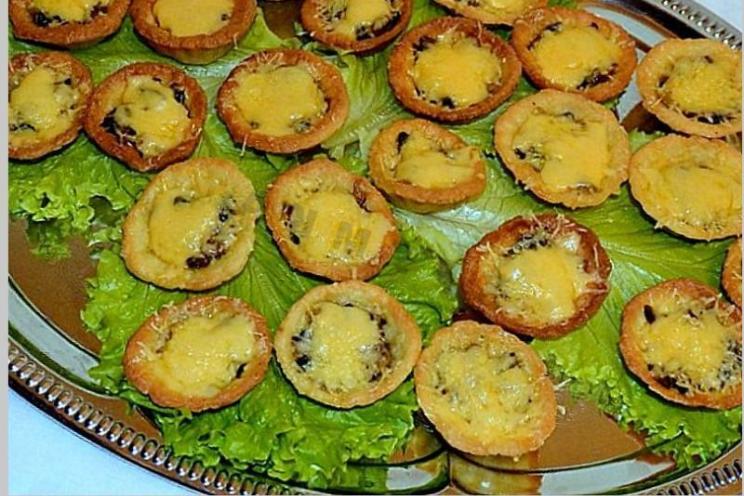 Mushroom and Cheese Curd Tartlets: Perfect Party Bites Mushroom and Cheese Curd Tartlets: Perfect Party Bites