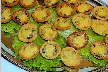 Mushroom and Cheese Curd Tartlets: Perfect Party Bites