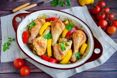 Roasted Drumsticks and Potatoes with Mayonnaise