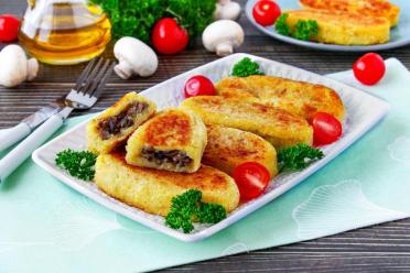 Easy Vegan Potato Zrazy with Mushrooms