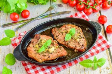 Quick & Juicy Pan-Fried Pork Chops