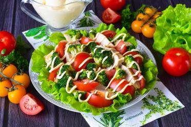 Chicken and Broccoli Delight Salad
