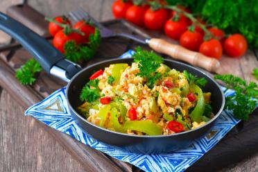 Quick & Flavorful Turkish Menemen Egg Dish