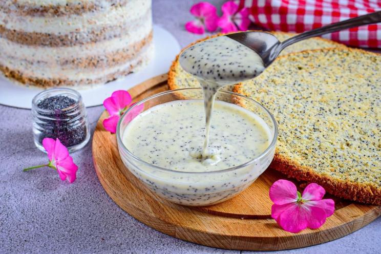 Easy Fragrant Poppy Seed Cake Layers