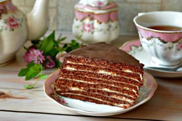 Decadent Chocolate & Honey Spartak Cake