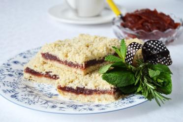 Plum Jam Cookie Squares