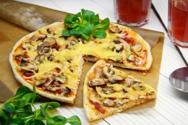 Ham, Mushroom, and Cheese Pizza Delight