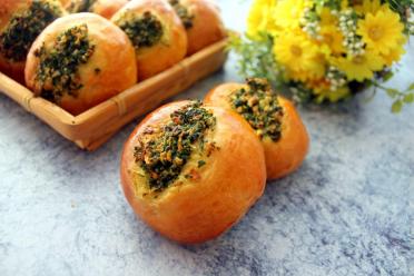Garlic Herb Oven Buns