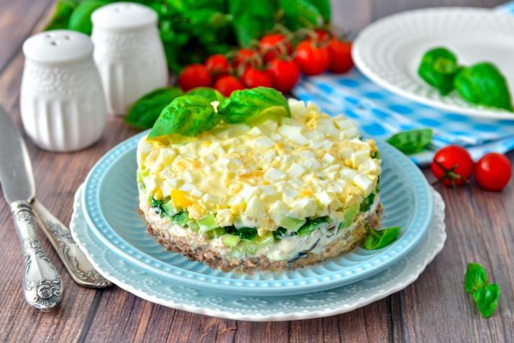 Quick & Easy Mackerel Salad with Egg and Cucumber