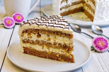 Irresistibly Soft Sponge Cake with Sour Cream