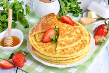 Fluffy Mordovian Semolina Pancakes