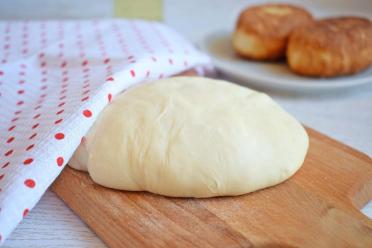 Sour Milk Yeast Dough for Perfect Pies