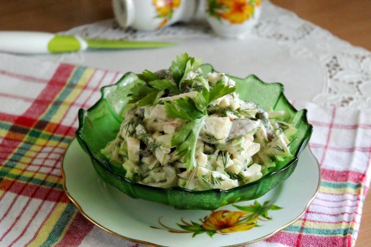 Mushroom and Cheese Salad with a Tangy Twist